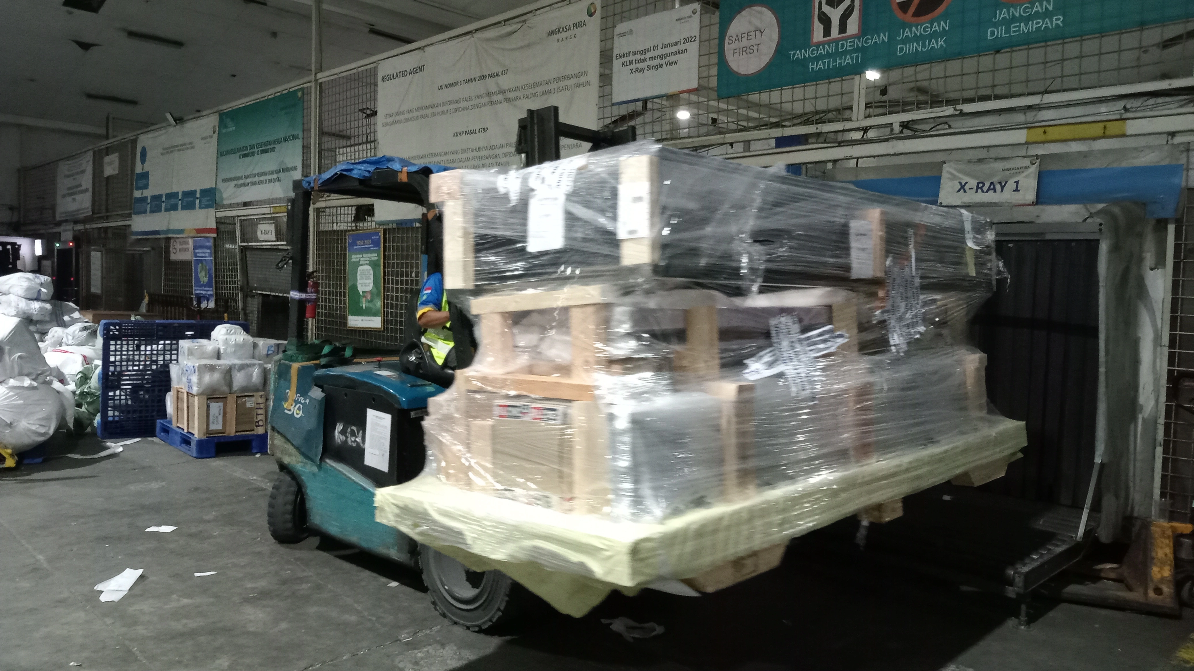 Pengiriman Heavy 800kg Via Rimbun Air Pesawat Freighter Cargo